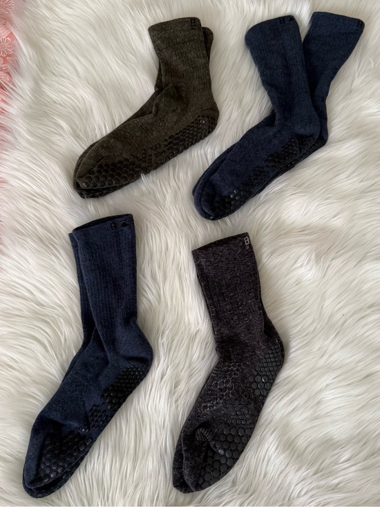 Tavi Other - Tavi x Base Grip Sticky Socks Large